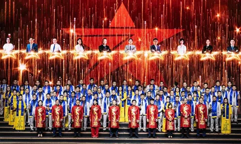 Giải thưởng Sao Đỏ vinh danh doanh nhân trẻ xuất sắc