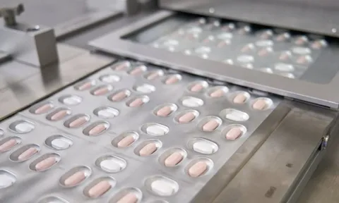 Suốt 140 năm không nước nào làm được, Trung Quốc thành công chỉ trong 3 năm: Tìm thấy công thức mới ‘hô biến’ thuốc đắt tiền thành giá rẻ, chuyên gia Mỹ cũng phải thừa nhận đây là ‘một kỳ công’