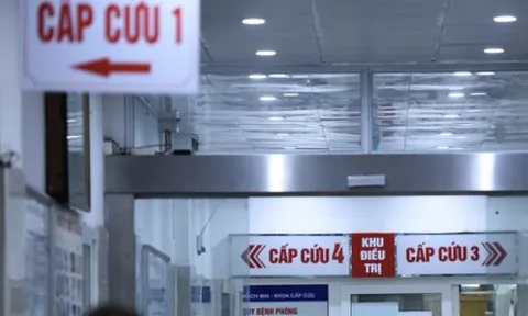 Nhiều công nhân ở TP.HCM nhập viện sau bữa trưa căng tin