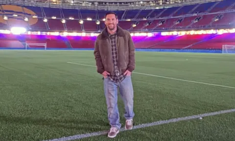 Messi bí mật trở lại Barcelona