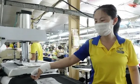 Lương tối thiểu 2026: Không cắt giảm chế độ làm thêm, thưởng Tết