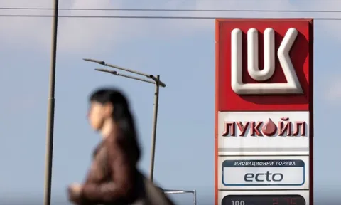 Mỹ trừng phạt 'ông lớn' dầu khí Nga, quốc gia châu Âu gặp nguy, chỉ còn xăng dầu dùng trong hơn 1 tháng