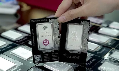 Giá bạc điều chỉnh sau khi tăng mạnh