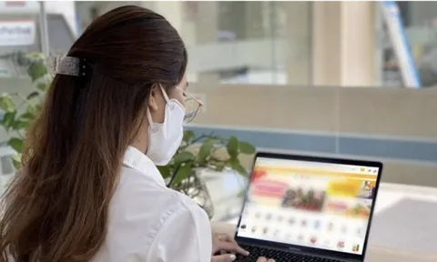 Người phụ nữ Hà Nội mất gần 100 triệu đồng khi nghe "bạn trai" rủ đầu tư sàn chứng khoán online