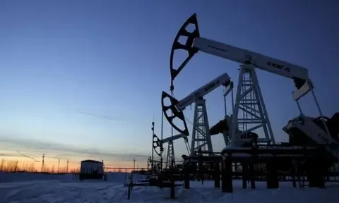 Dự báo dư cung dầu hơn 4 triệu thùng/ngày năm 2026