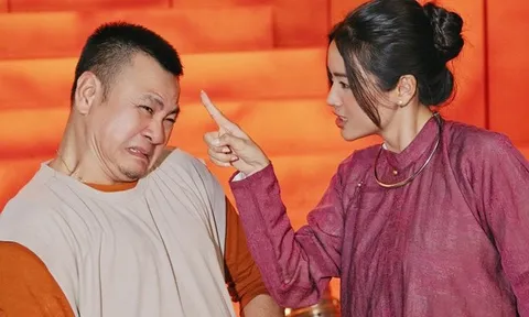 NSND Tự Long bị "gái xinh chỉ thẳng mặt"