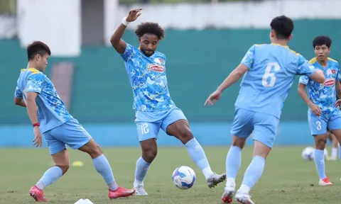 Đội trưởng Đỗ Duy Mạnh: Nguyễn Xuân Son là tiền đạo xuất sắc