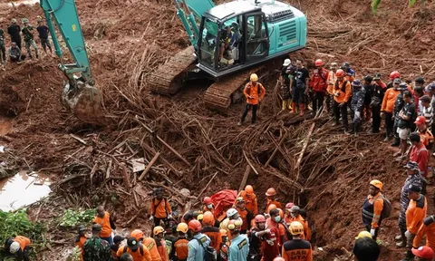 Số người thiệt mạng vì sạt lở đất ở Indonesia tăng lên 18, hơn 30 người mất tích