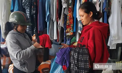 Gian hàng quần áo 0 đồng sưởi ấm mùa đông vùng cao