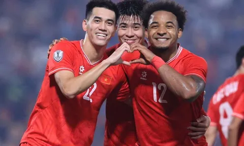 Diễn biến Việt Nam vs Lào: Nguyễn Xuân Son vào sân, HLV Kim Sang-sik tăng cường hàng công