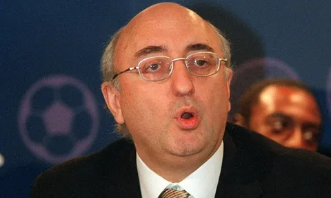 Siêu cò bóng đá quyền lực nhất thế giới bị cáo buộc lạm dụng tình dục và bạo hành suốt 6 năm