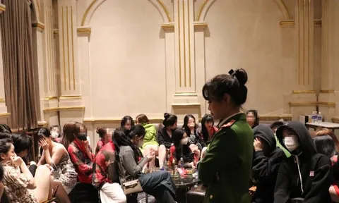 Huy động hơn 300 cảnh sát khám xét 3 quán karaoke ở Hà Nội