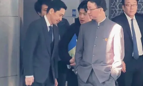 Hình ảnh quan chức Nhật Bản 'cúi đầu' trước người đồng cấp Trung Quốc lan truyền mạnh - Tokyo lên tiếng