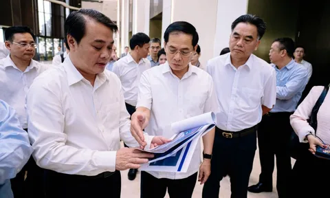 Thực địa địa điểm Diễn đàn Kinh tế mùa thu, Phó thủ tướng lưu ý TP.HCM chú trọng làm thương hiệu