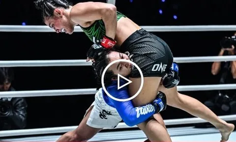 Cận cảnh võ sĩ MMA gốc Việt trút mưa đòn đấm gục đối thủ