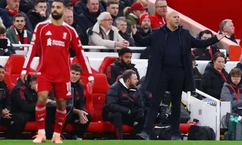 Arne Slot nhận trách nhiệm nhưng tin “Liverpool có lối thoát”