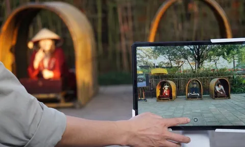 Đến Văn Miếu - Quốc Tử Giám nhập vai trạng nguyên vinh quy bái tổ