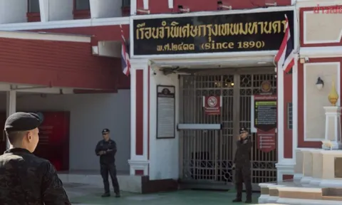 Thái Lan đang rúng động vì một "căn phòng bí mật dưới cầu thang"