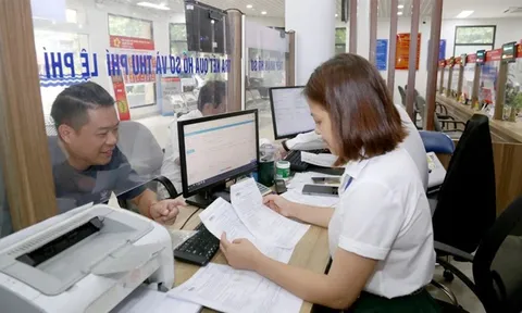 Trả lương công chức theo vị trí việc làm, tiến tới bỏ biên chế 'suốt đời'