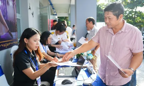 Hàng trăm hộ kinh doanh, doanh nghiệp hào hứng tìm hiểu về chuyển đổi thuế