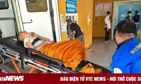 Người phụ nữ gõ nắp quan tài ngay trước khi hỏa táng