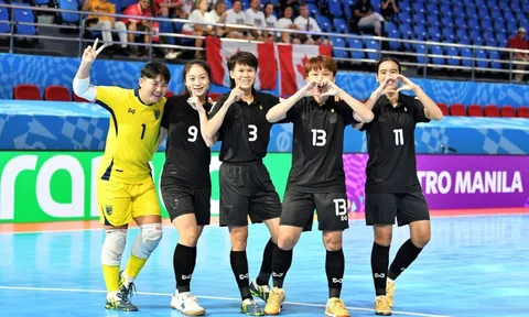 Tuyển Thái Lan “đè bẹp” đối thủ trong mưa bàn thắng, sáng cửa vào tứ kết World Cup