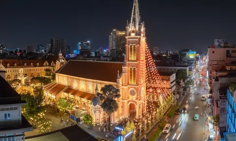 Ngắm loạt nhà thờ lung linh, điểm check-in ‘siêu hot’ mùa Giáng sinh năm nay