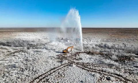 Mỏ 'vàng đen' 3.000 tỷ USD phát nổ, chất độc phun trào dữ dội, Mỹ hứng cú sốc lớn