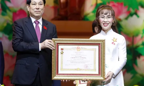 Nữ tỷ phú USD đầu tiên của Việt Nam vừa được Chủ tịch nước trao tặng phần thưởng cao quý