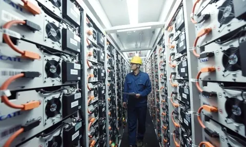 Muốn hạ Trung Quốc nhưng chính "vũ khí" đang dùng lại là của Trung Quốc sản xuất: Một quốc gia bất lực