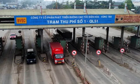 Chủ đầu tư nói không thể tháo dỡ 3 trạm thu phí quốc lộ 51 vì ‘dính nợ’: Cưỡng chế được không?