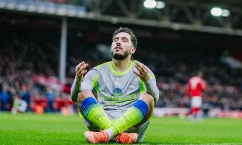 Tại sao Pep Guardiola mê mẩn lối chơi ‘ma mị’ của Rayan Cherki?