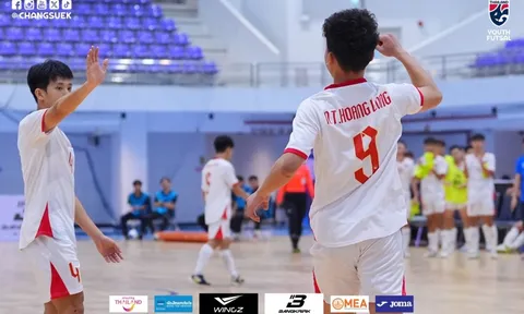 Tuyển Việt Nam hạ Malaysia nghẹt thở đúng vài giây cuối, đoạt danh hiệu ở Thái Lan