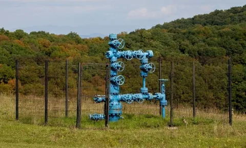 Ngừng mua khí đốt Nga đầu tiên tại châu Âu, quốc gia EU vừa ký một thỏa thuận mới với Gazprom, tổng thống tuyên bố miễn có lợi thì tiếp tục làm