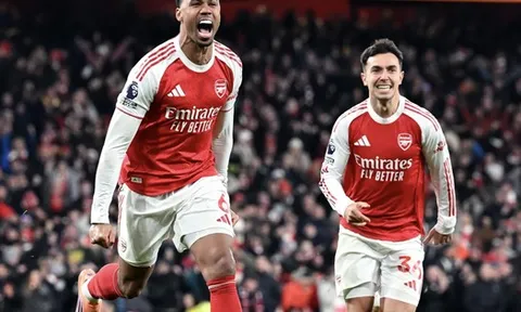 Arsenal thắng "4 sao" trước Aston Villa, vô địch lượt đi Ngoại hạng