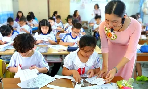 Tin tức sáng 1-1-2026: Lương nhà giáo được xếp cao nhất trong thang bậc lương hành chính sự nghiệp