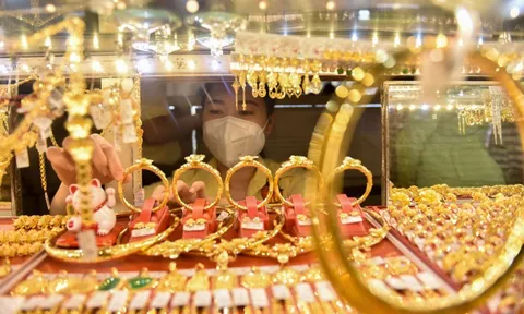 Giá vàng bạc tăng mạnh ngay ngày giao dịch đầu năm mới