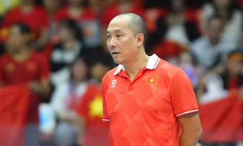 HLV tuyển bóng chuyền nữ Việt Nam tìm bến đỗ mới