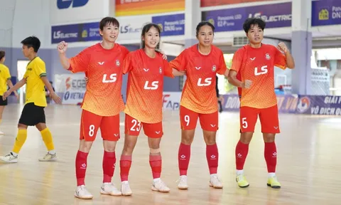 Thùy Trang lập hat-trick kiến tạo, TP HCM bám đuổi Thái Sơn Nam TP HCM