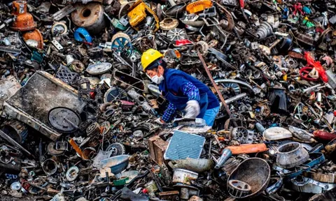 'Vét sạch' món đồ từ bãi rác, Trung Quốc tìm thấy kho báu 46 nghìn tỷ đồng, khiến một ngành then chốt của EU suy kiệt trầm trọng