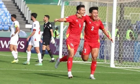Báo Hàn Quốc: “HLV Kim Sang-sik có phép màu, U23 Việt Nam quá hoản hảo”