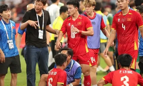 HLV Kim Sang-sik tạo kỷ lục 12 trận toàn thắng, U23 Việt Nam mạnh chưa từng thấy!