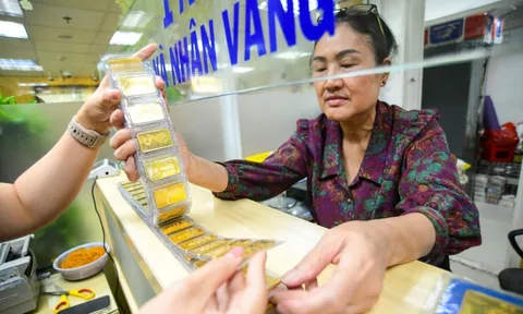 Liệu giá vàng thế giới có quay lại mốc kỷ lục 4.550 USD/ounce?