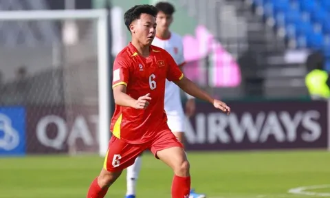 Tiền vệ Thái Sơn U23 Việt Nam: 'Thầy Kim chỉ đạo chúng tôi phải luôn hướng về phía trước'