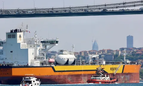 Nga kiếm về hơn 1.000 tỷ USD, EU 'góp công' lớn