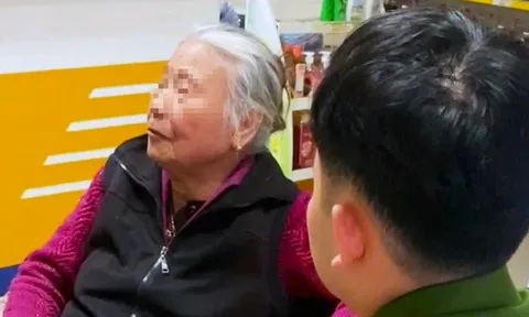 Sau cuộc gọi lạ, cụ bà 79 tuổi hốt hoảng mang sổ tiết kiệm ra ngân hàng