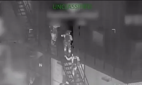 Mỹ bắt tàu treo cờ Nga ngay trước mũi tàu ngầm Nga: Moscow phản ứng ra sao?