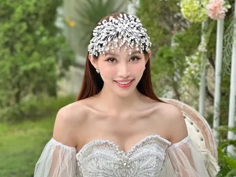 Á hậu Quỳnh Châu khiến nhiều người hâm mộ "chấm hóng" ngày trọng đại?