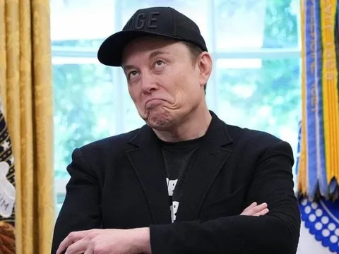 Elon Musk đứng trước nguy cơ “mất cả chì lẫn chài”: Bị gọi hầu tòa vì bỏ tiền tài trợ "xổ số bầu cử" nhưng trớ trêu là mối quan hệ với ông Trump giờ chẳng tốt đẹp gì