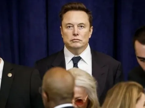 Nóng: Elon Musk bị kiện tập thể với cáo buộc 'lừa đảo'